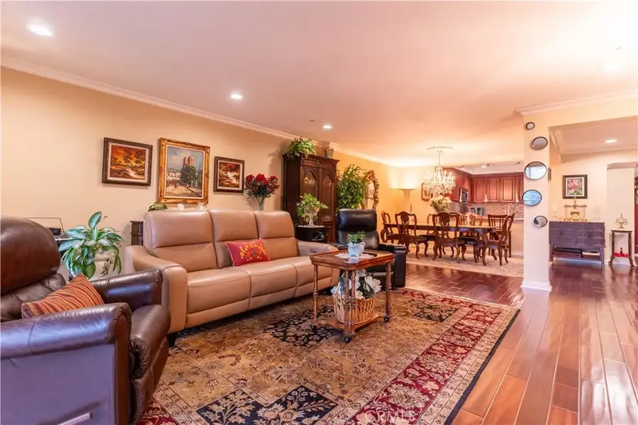 4533 Vista Del Monte Avenue #201, Sherman Oaks, CA 91403 - Image #2