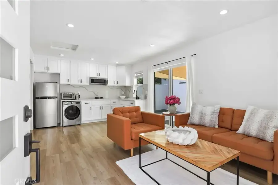 2129 N Pepper Street, Burbank, CA 91505 - Image #2