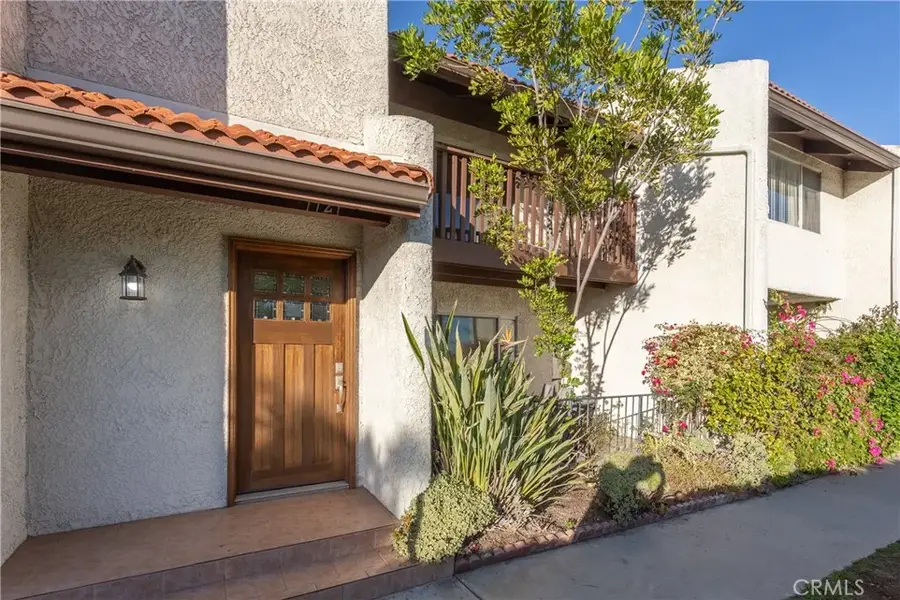 7727 Via Capri, Burbank, CA 91504 - Image #2