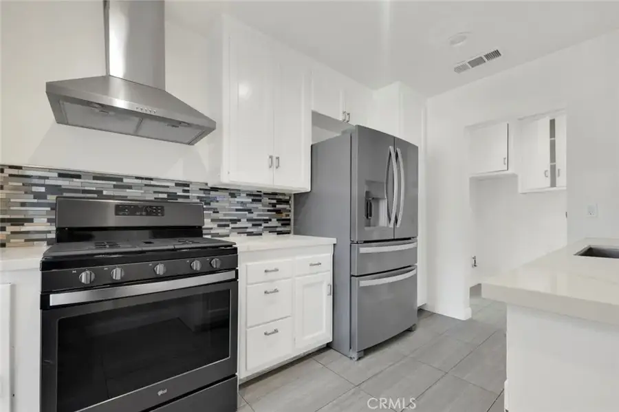 13321 Blythe Street, North Hollywood, CA 91605 - Image #3