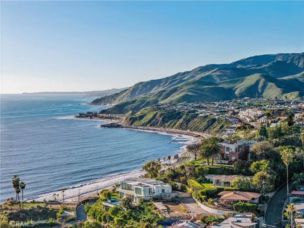 17352 W Sunset #103, Pacific Palisades, CA 90272 - Image #1