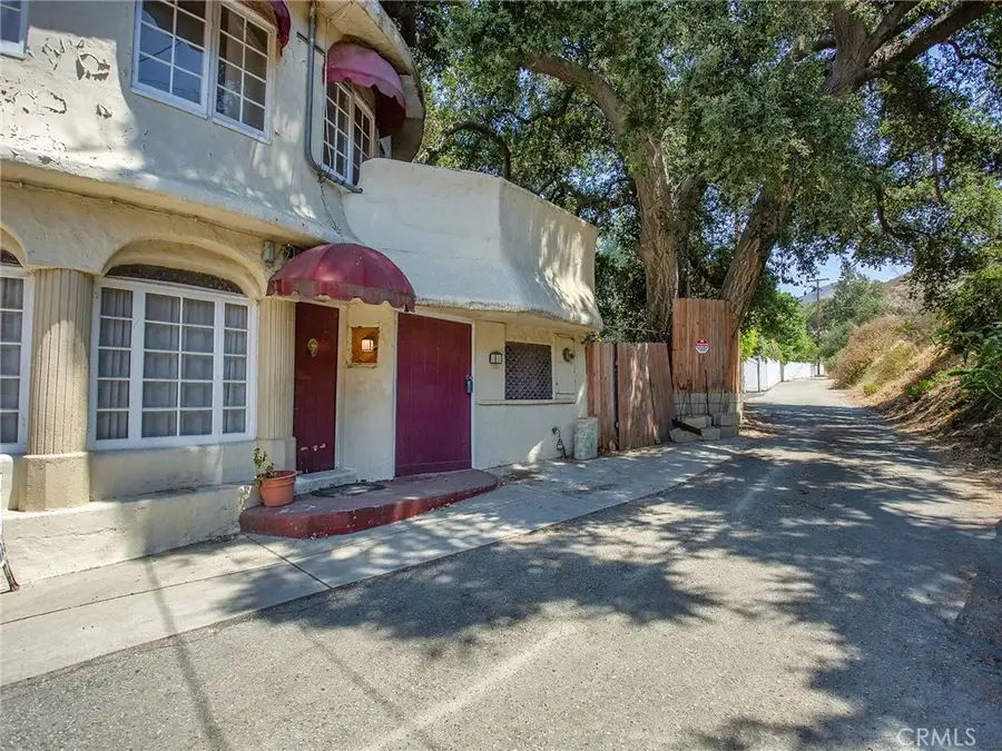 8618 La Tuna Canyon Road, Sun Valley, CA 91352 - Image #3