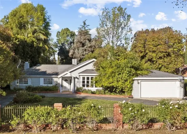 23051 Oxnard Street, Woodland Hills, CA 91367