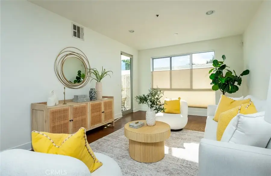817 N Alfred Street #205, Los Angeles, CA 90069 - Image #2
