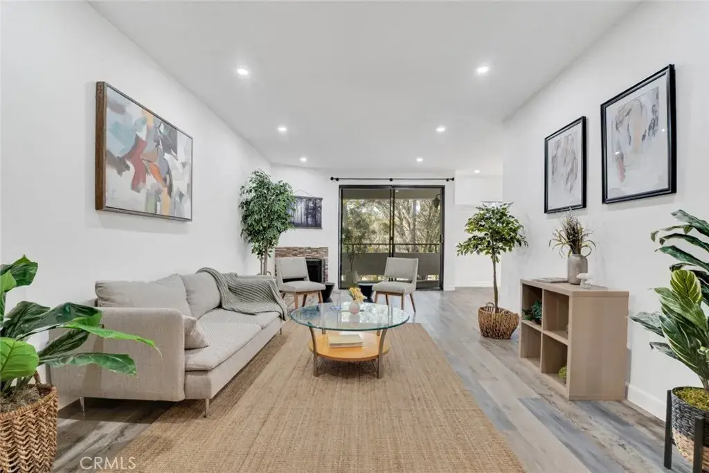 13331 Moorpark Street #206, Sherman Oaks, CA 91423 - Image #1