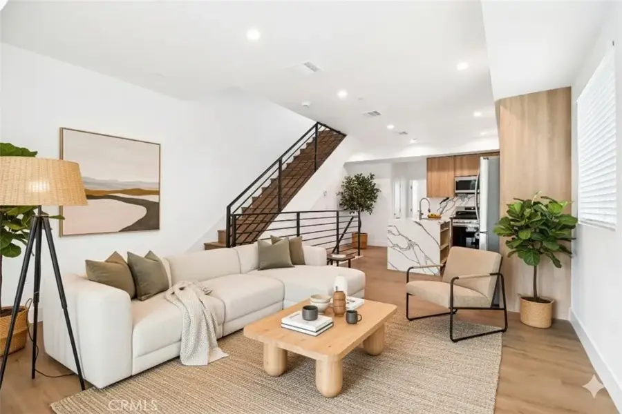 4514 St Elmo Drive, Los Angeles, CA 90019 - #3