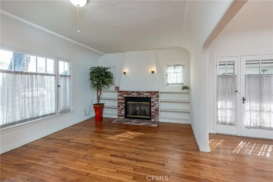 427 S Orchard, Burbank, CA 91506 - Image #3