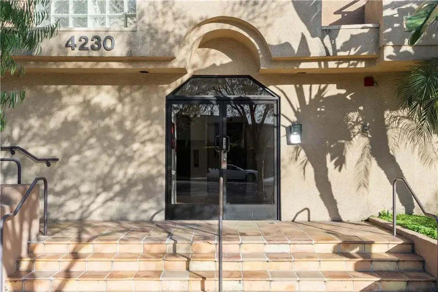 4230 Colfax #301, Studio City, CA 91604 - Image #2