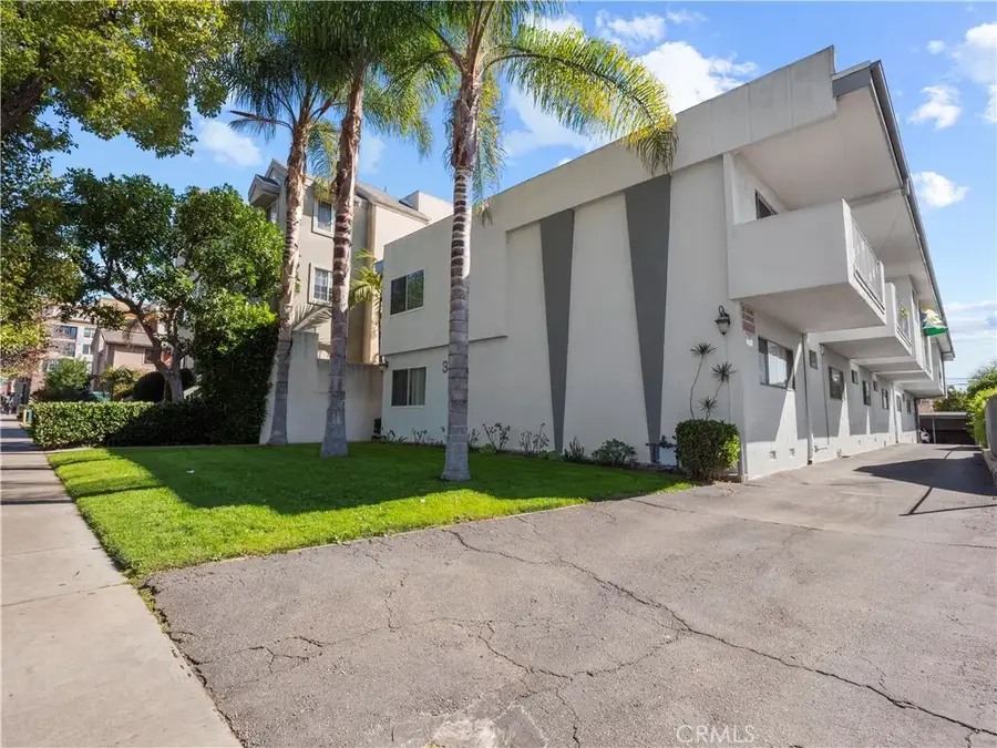 350 W Wilson, Glendale, CA 91203 - #2