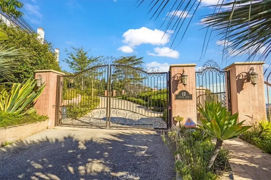 12 Skyline Drive, Burbank, CA 91501 - #3