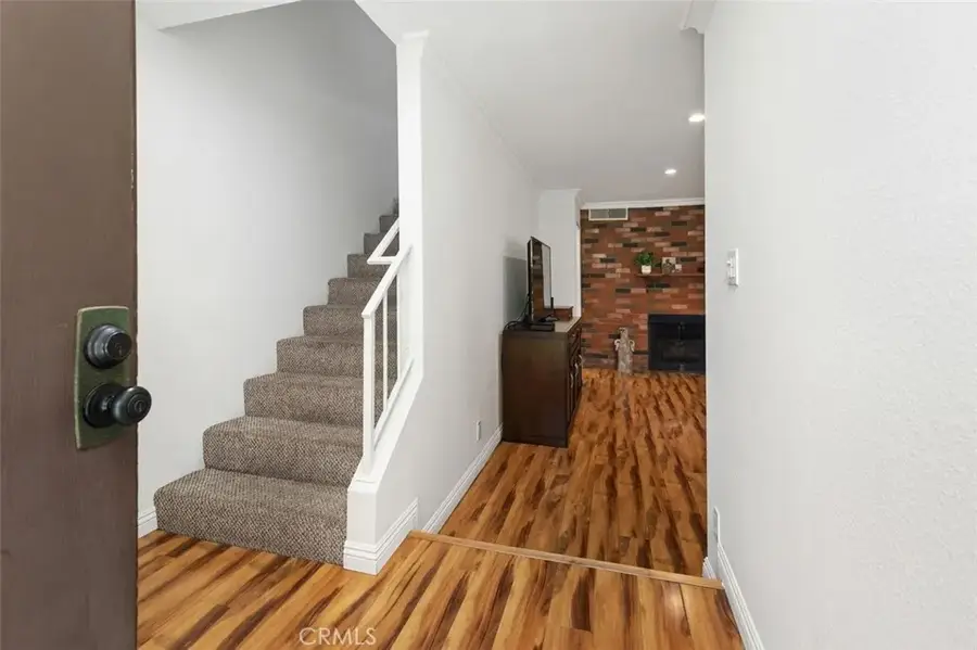 7715 Via Napoli, San Fernando Valley, CA 91504 - #2