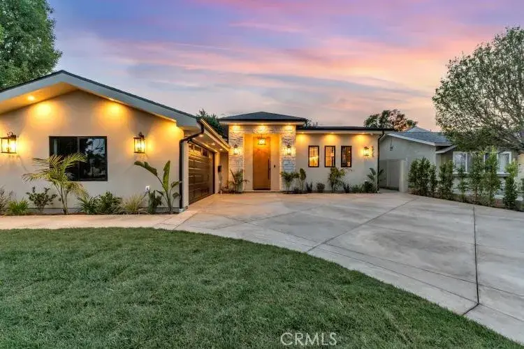 8825 Sophia Avenue, North Hills, CA 91343 - #1