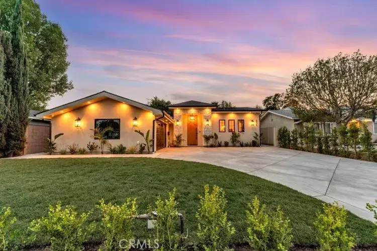 8825 Sophia Avenue, North Hills, CA 91343 - #2