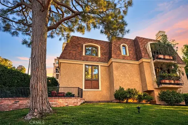 4370 W 8th, Los Angeles, CA 90005