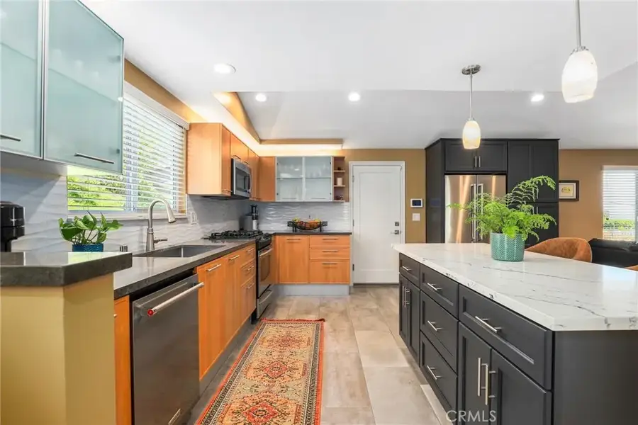 20516 Aetna Street, Woodland Hills, CA 91367 - #3