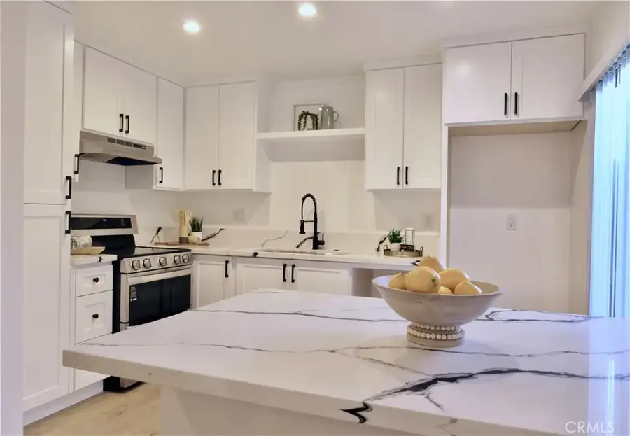7300 Lennox #J3, Van Nuys, CA 91405 - #2