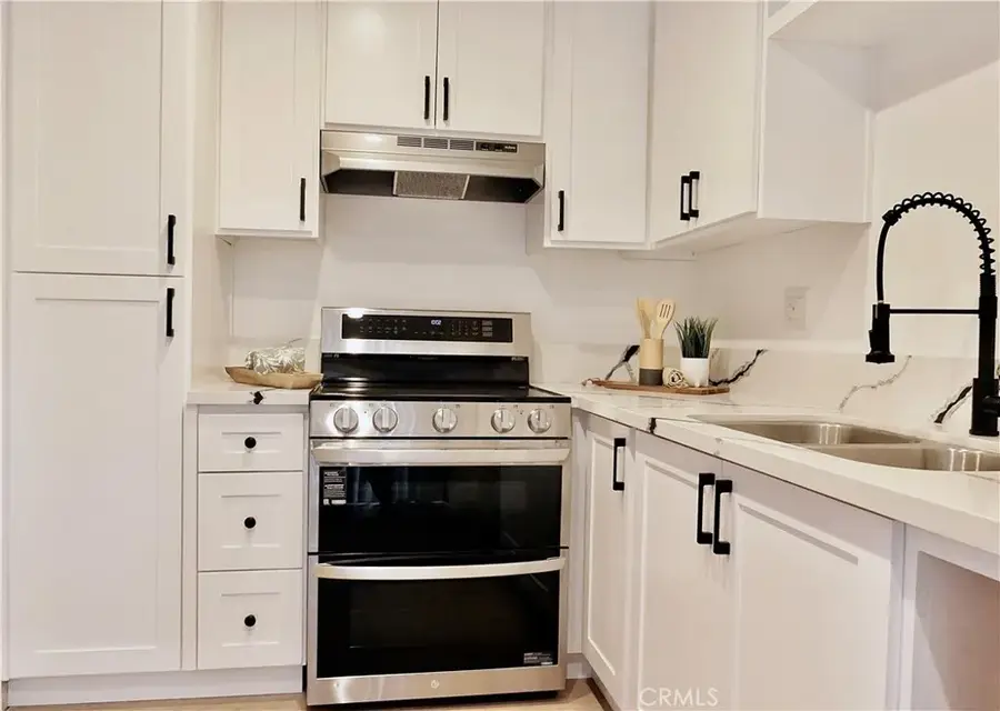 7300 Lennox #J3, Van Nuys, CA 91405 - #3