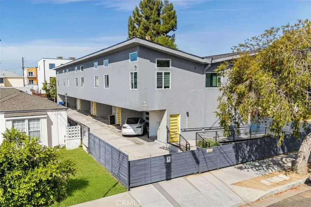 5743 Case, North Hollywood, CA 91601 - #1