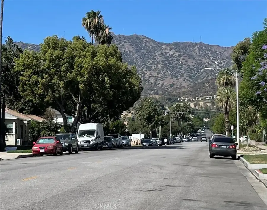 626 E Orange Grove Avenue #301, Burbank, CA 91501 - #2