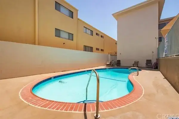 601 E Orange Grove #103, Burbank, CA 91501