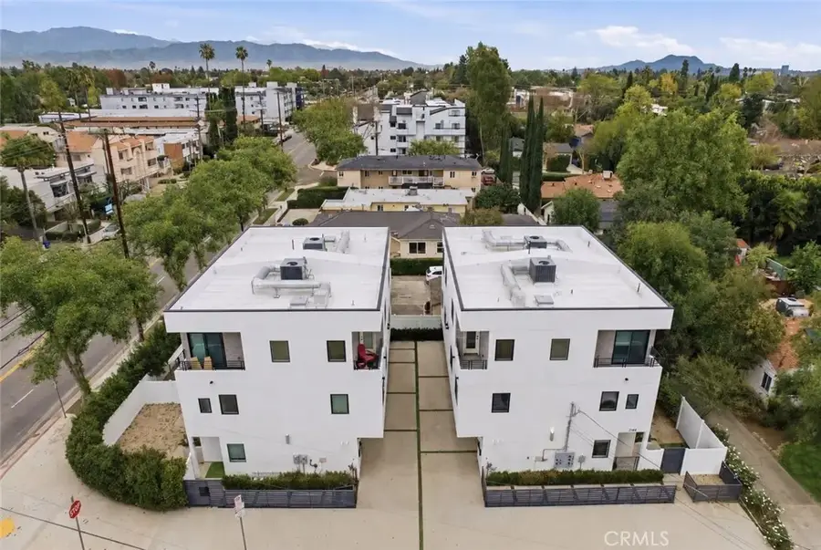13822 Oxnard, Van Nuys, CA 91401 - #2