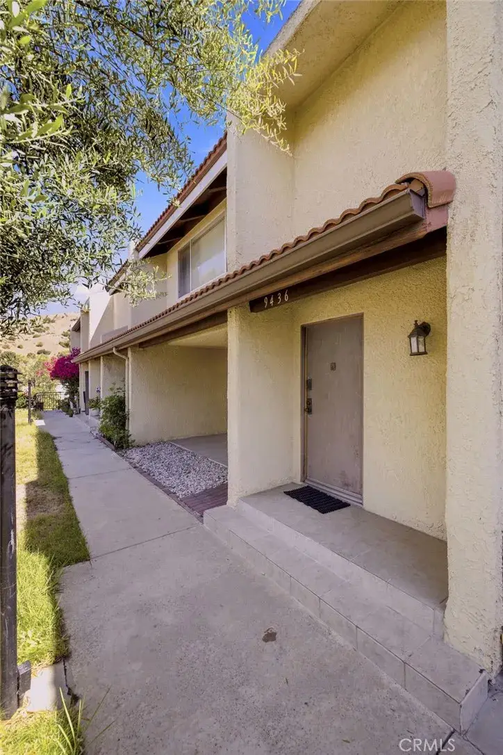 9436 Via Salerno, San Fernando Valley, CA 91504 - #3