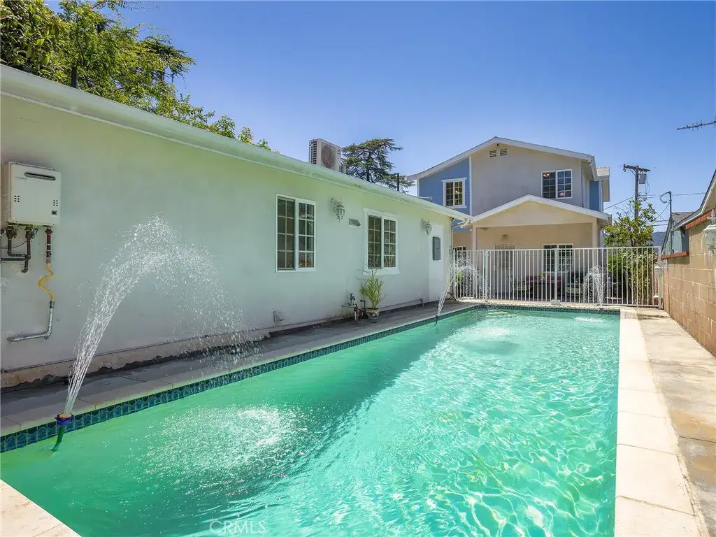 3305 Community Avenue, Glendale, CA 91214 - #1