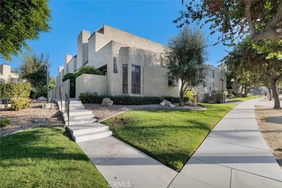 1008 W Riverside Drive #34, Burbank, CA 91506 - #2
