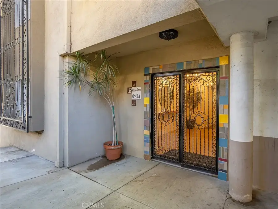 6724 Hillpark Drive #302, Los Angeles, CA 90068 - #2