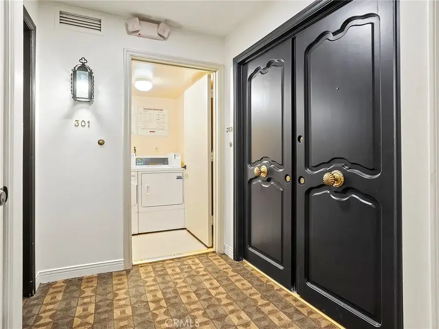 6724 Hillpark Drive #302, Los Angeles, CA 90068 - #3