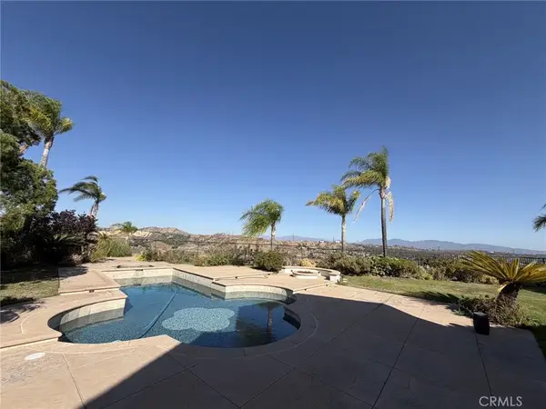 29330 Calle Primavera, Valencia, CA 91354