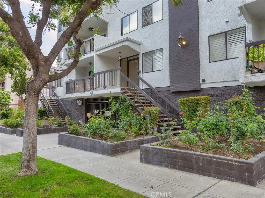 635 E Elmwood Avenue #203, Burbank, CA 91501 - #1