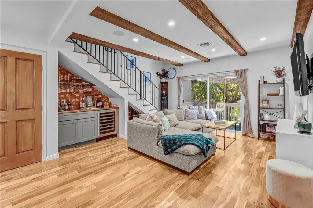 7050 Shoup #212, Canoga Park, CA 91303 - #1