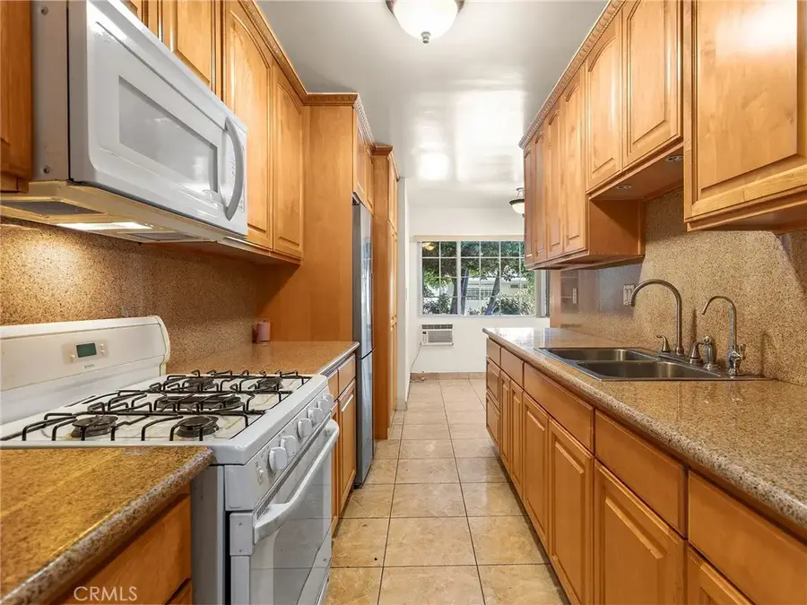 6904 Radford Avenue #7, North Hollywood, CA 91605 - #2