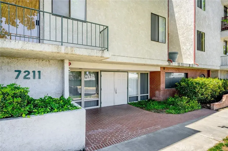 7211 Cozycroft Avenue #16, Winnetka, CA 91306 - #2