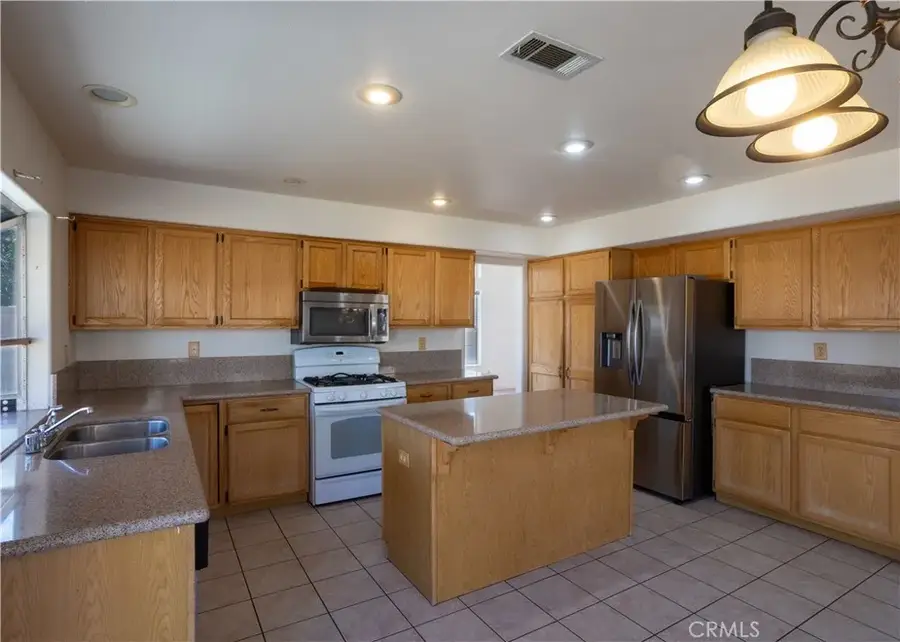 6055 Lisbon Ct, Palmdale, CA 93552 - #3
