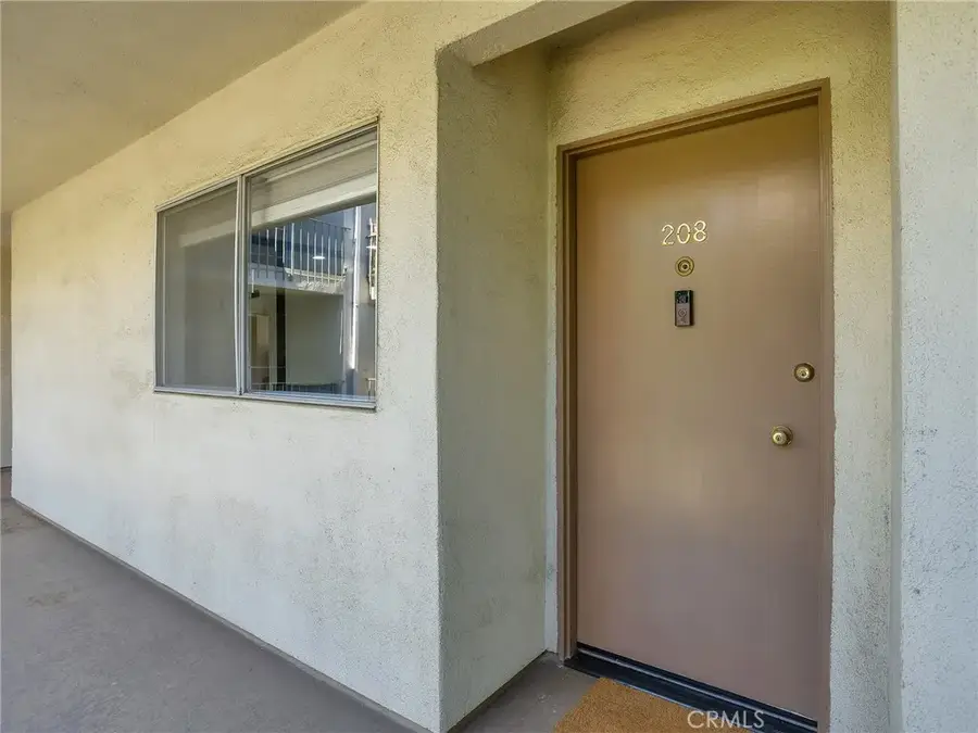 10240 Camarillo Street #208, Toluca Lake, CA 91602 - #2