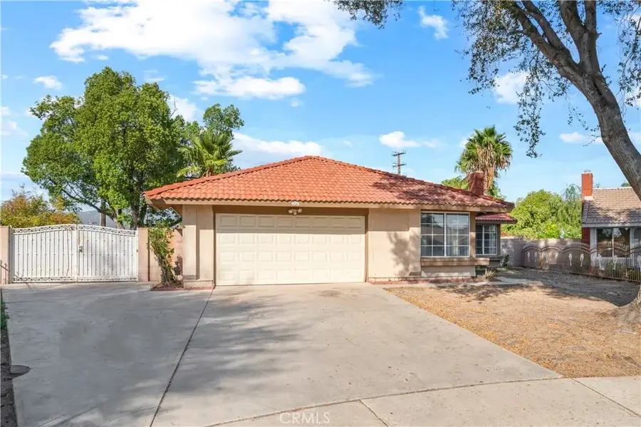 105 S Lamarr, Rialto, CA 92376 - #2
