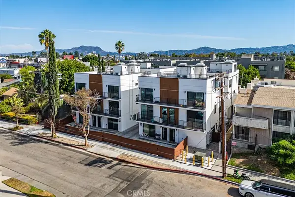 11810 Gilmore, Los Angeles, CA 91606