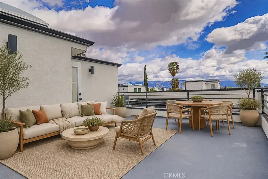 11810 Gilmore, North Hollywood, CA 91606 - #3
