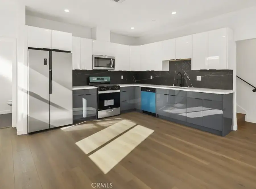 1731 S New Hampshire Avenue, Los Angeles, CA 90006 - #3