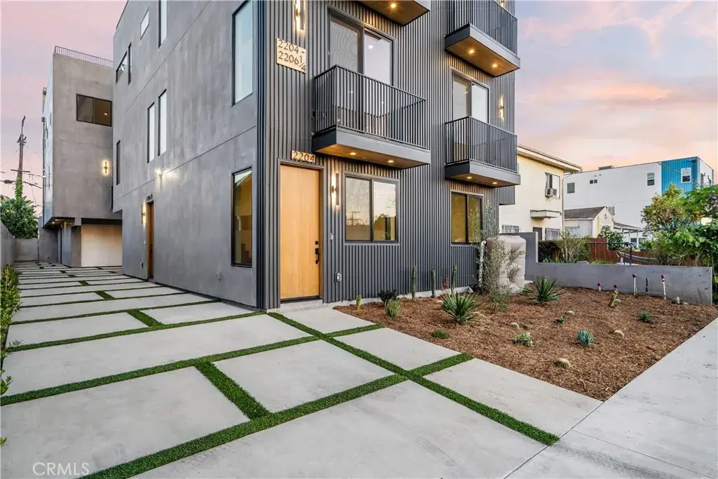 2204 Carmona, Los Angeles, CA 90016 - #1