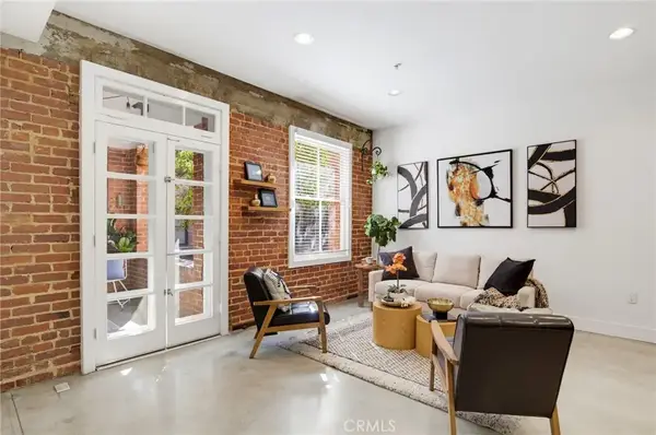 139 S Los Robles Avenue #102, Pasadena, CA 91101