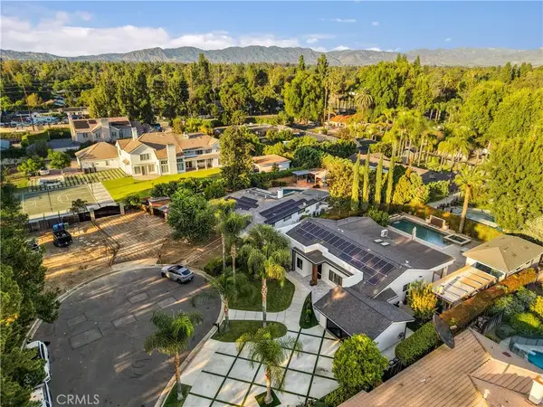 8622 White Oak Avenue, Sherwood Forest, CA 91325