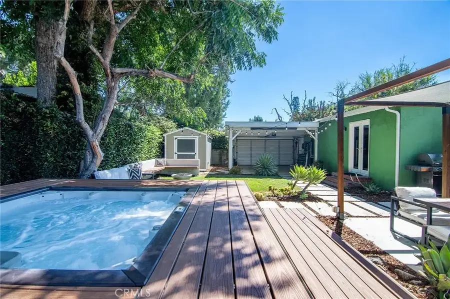 10703 Collins Street, North Hollywood, CA 91601 - #2