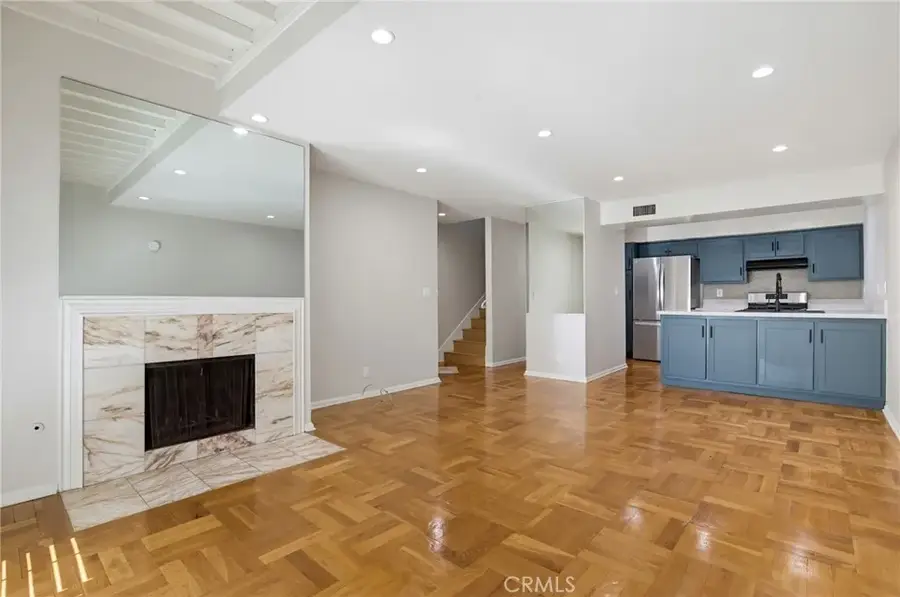 6525 La Mirada #112, Los Angeles, CA 90038 - #3