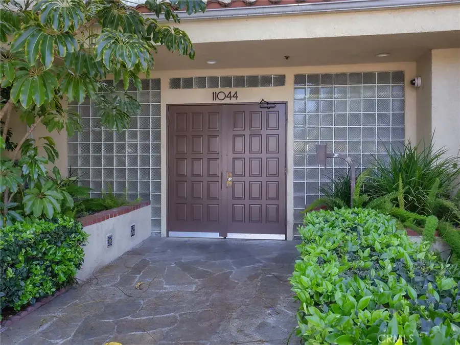 11044 Acama Street #302, Studio City, CA 91602 - #2