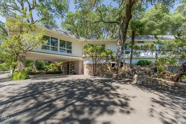 925 Knob Hill Road, Ukiah, CA 95482