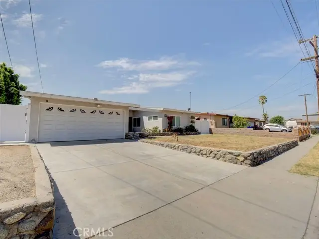 225 W Alru Street, Rialto, CA 92376 - Image #2