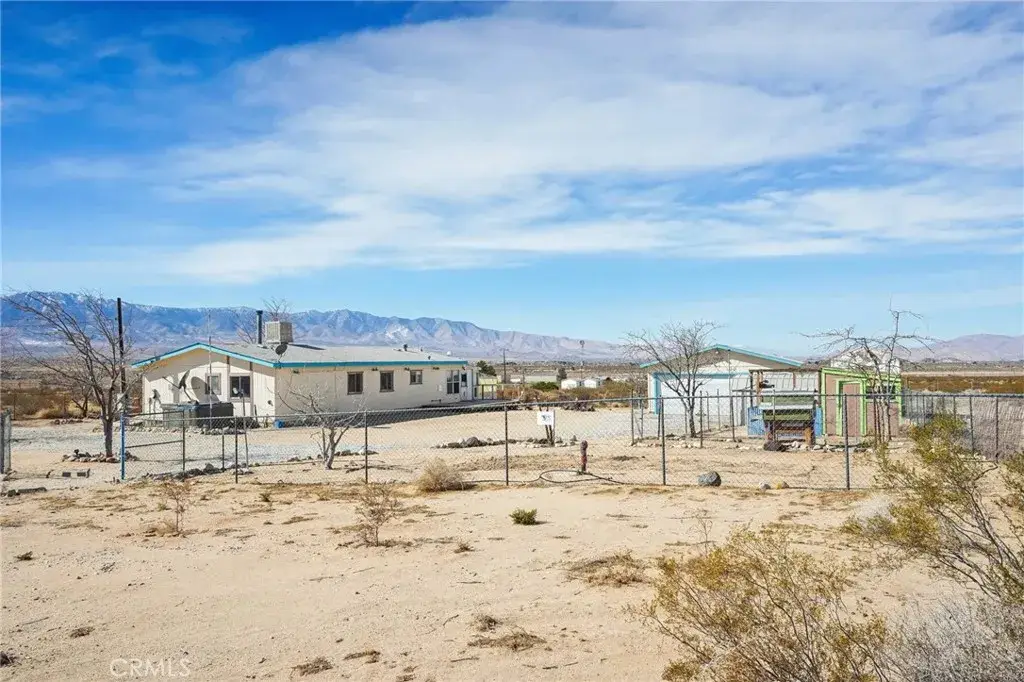 11330 Lakeview Avenue, Lucerne Valley, CA 92356 - #1